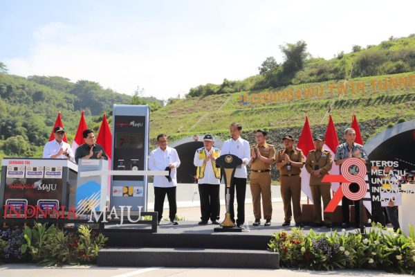 Presiden Joko Widodo Resmikan Tol Cisumdawu