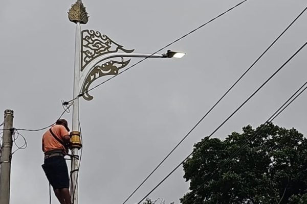 PJU Berornamen Khas Sunda, Paduan Fungsi Infrastruktur dan Kekayaan Budaya